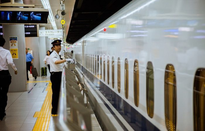 Jangan Melanggar! Hal-Hal yang Dilarang di Kereta Api Jepang