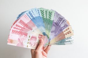 rupiah-melemah-ke-level-rp16-300-tantangan-ekonomi-dan-solusi-yang-dibutuhkan