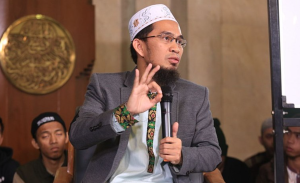 ustaz-adi-hidayat-sosok-berpendidikan-dan-modern-sebagai-calon-pengganti-gus-miftah