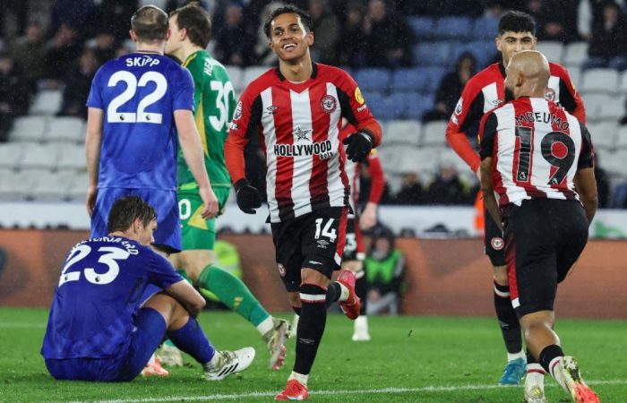 Leicester City Pecat Ruud van Nistelrooy Usai Dikalahkan Brentford 0-4 di Liga Inggris 2024-2025