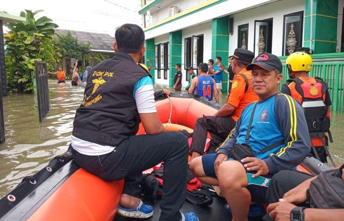 Kemensos Kirim Bantuan Rp 568 Juta untuk Korban Banjir di Bandar Lampung