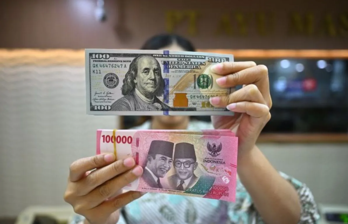 Rupiah Melemah ke Rp16.304 per Dolar AS, Investor Khawatir Kebijakan Trump