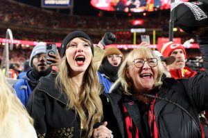 travis-kelce-enggan-bicara-soal-lamaran-ke-taylor-swift-di-super-bowl