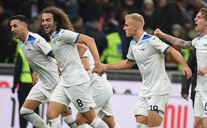 9 vs 11! Lazio Paksa Plzen Menyerah di Menit 94+ Berkat Aksi Heroik Guendouzi