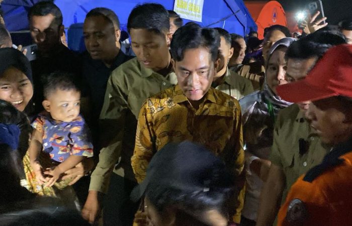 Warga Penjaringan Bangkit dari Abu Kebakaran, Gibran Beri Harapan